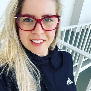 Meet your Posher, Priscila